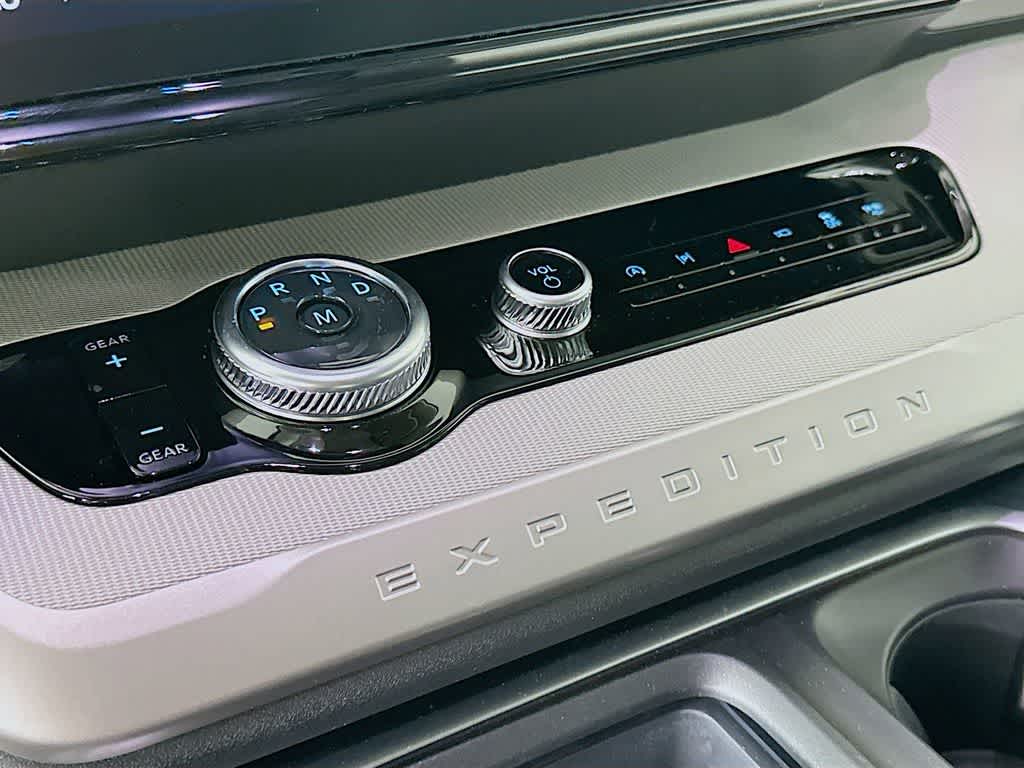 2026 Ford Expedition Activo