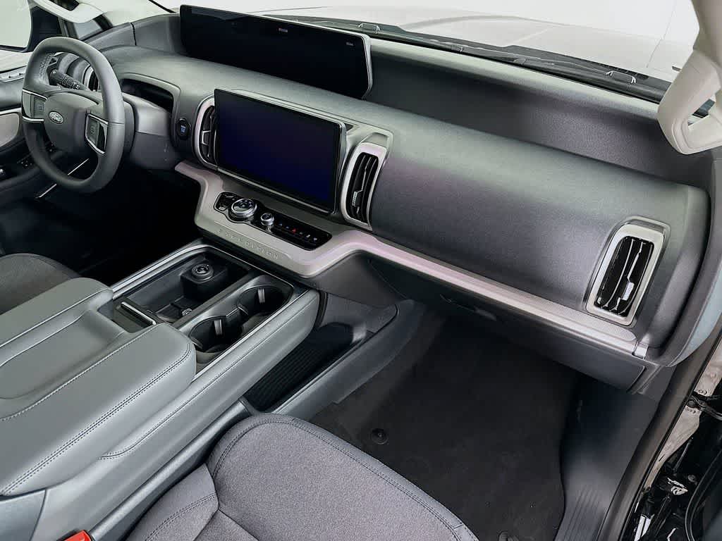 2026 Ford Expedition Activo