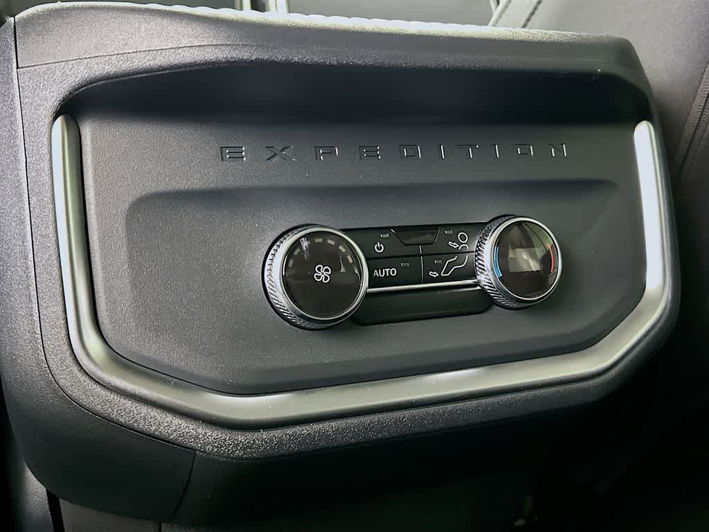 2026 Ford Expedition Activo