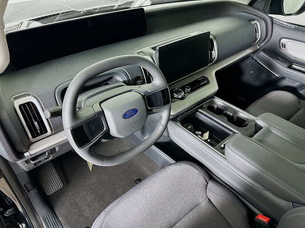 2026 Ford Expedition Activo