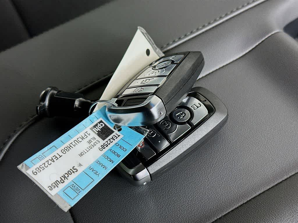 2026 Ford Expedition Activo