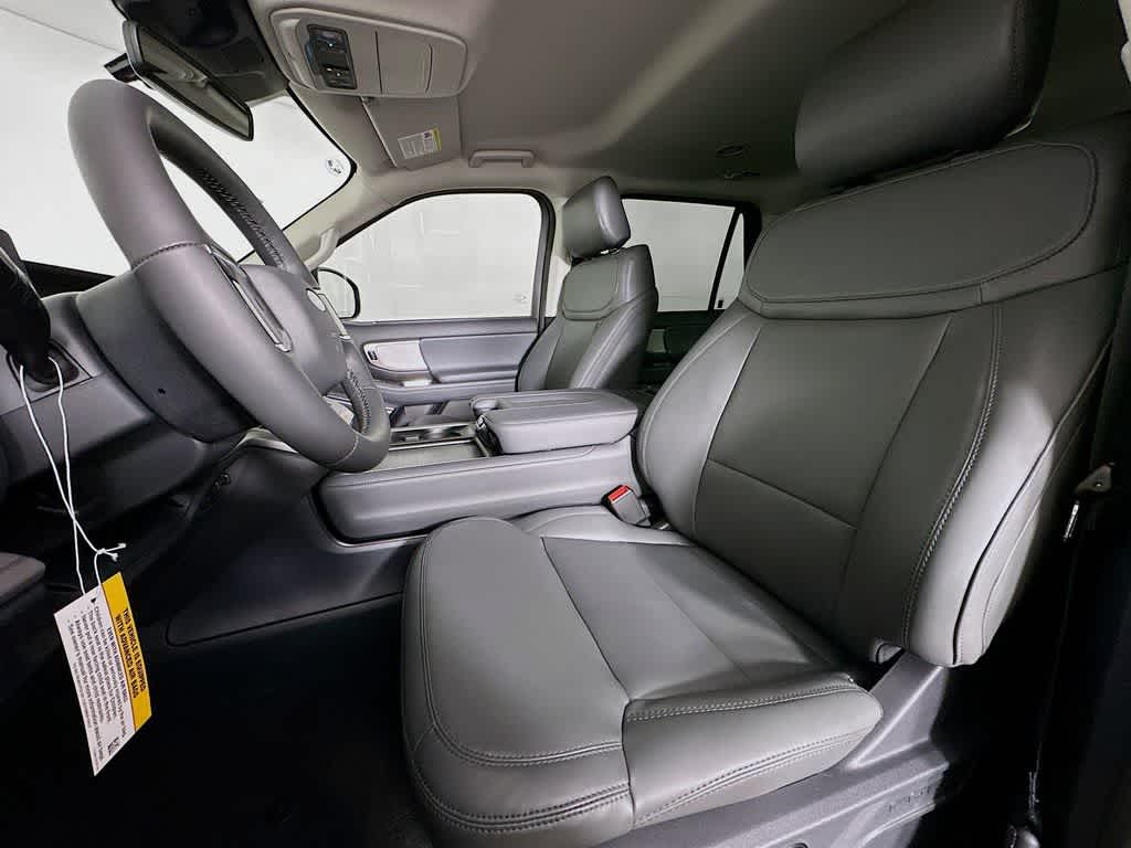 2026 Ford Expedition Activo