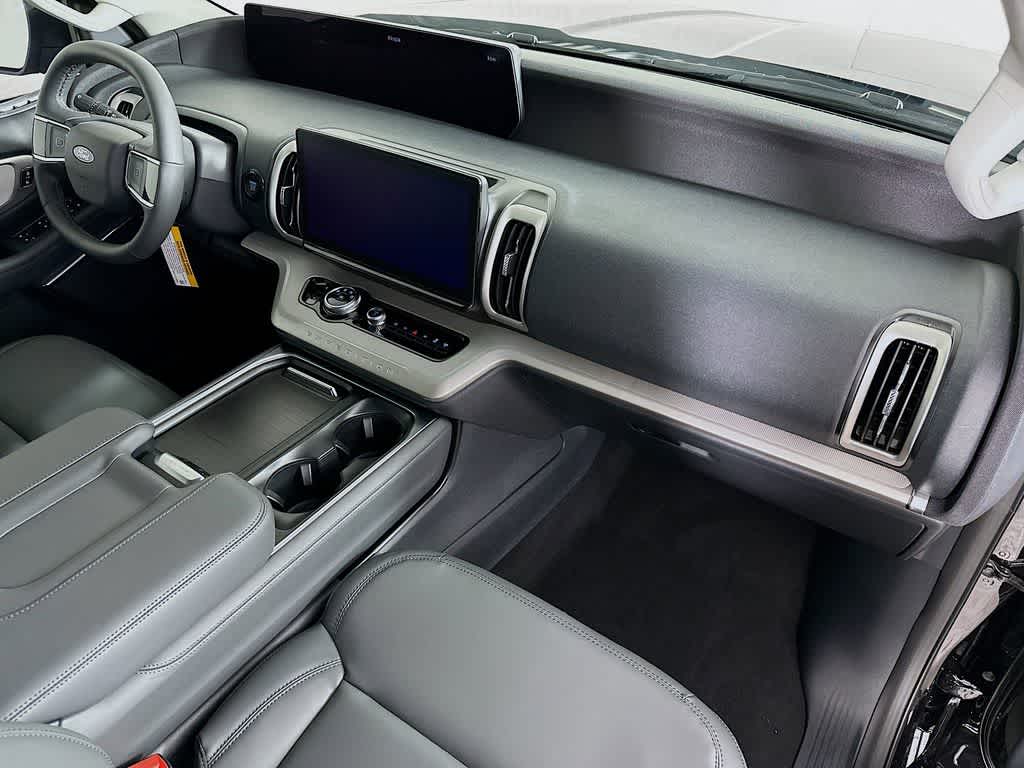 2026 Ford Expedition Activo