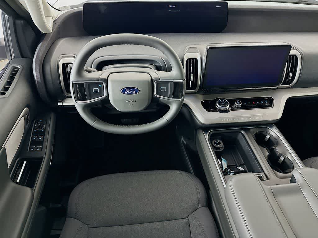 2026 Ford Expedition Activo