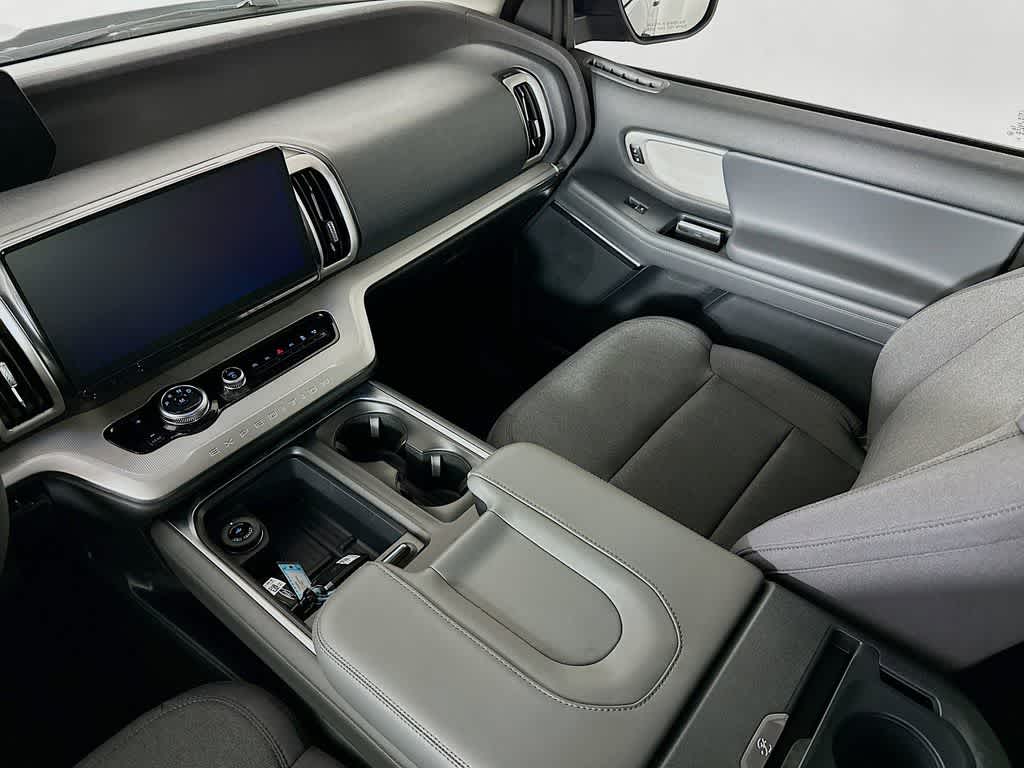 2026 Ford Expedition Activo