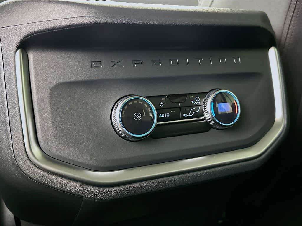 2026 Ford Expedition Activo