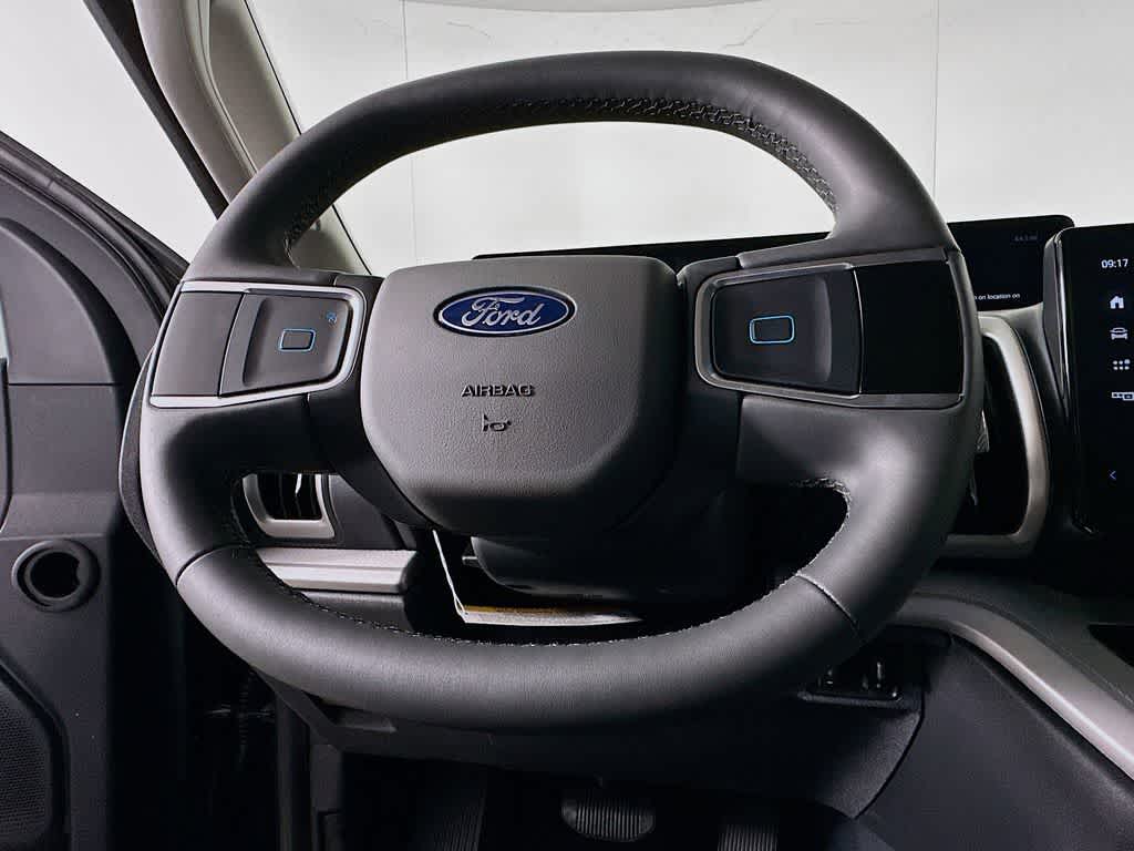 2026 Ford Expedition Activo