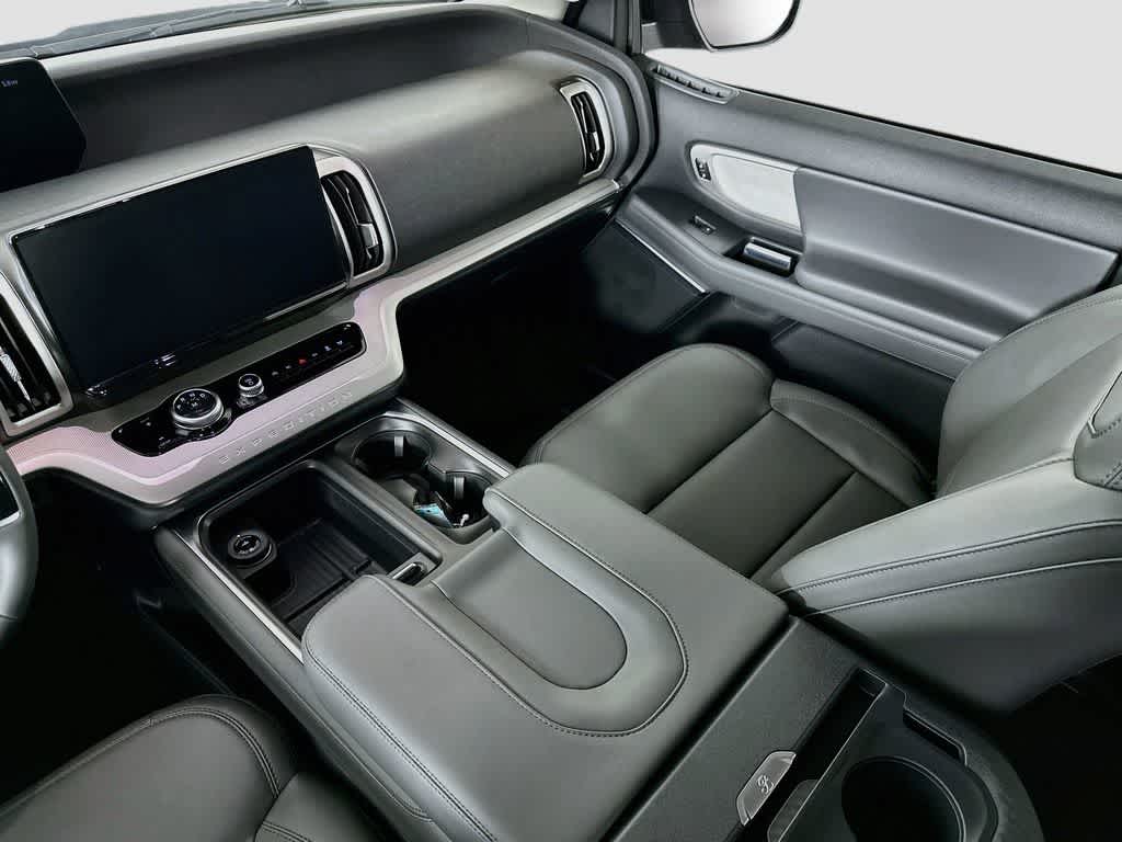 Ford Expedition Active 2027