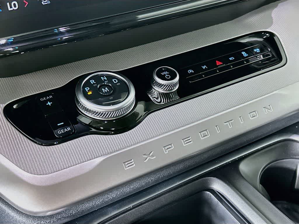 Ford Expedition Active 2027
