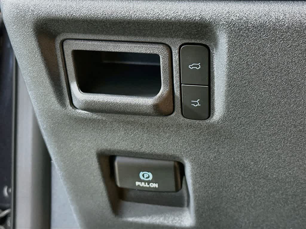 Ford Expedition Active 2027