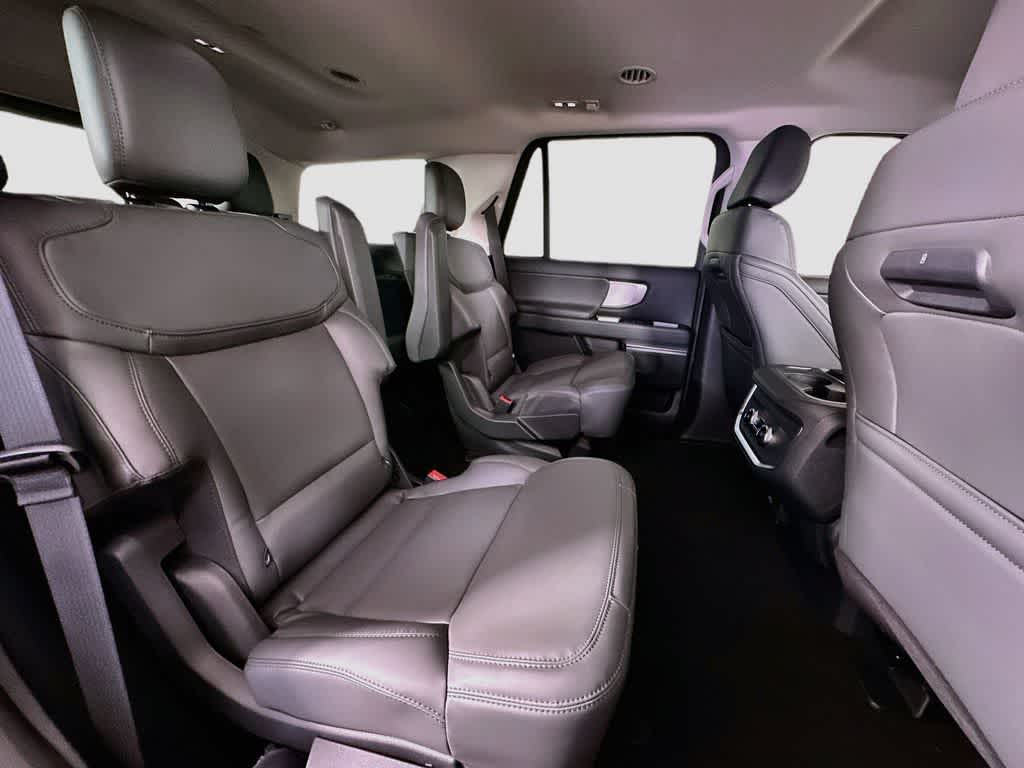 Ford Expedition Active 2027