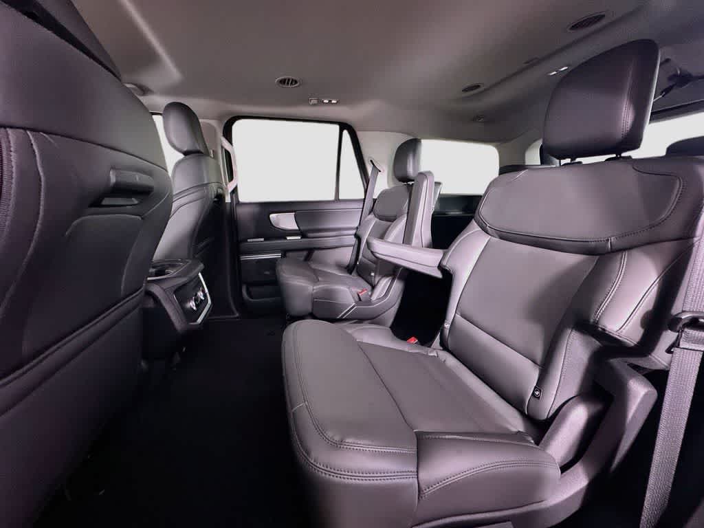 Ford Expedition Active 2027