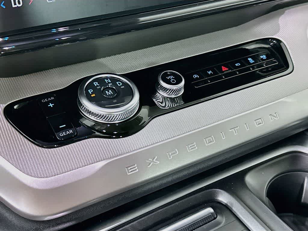 Ford Expedition Active 2027