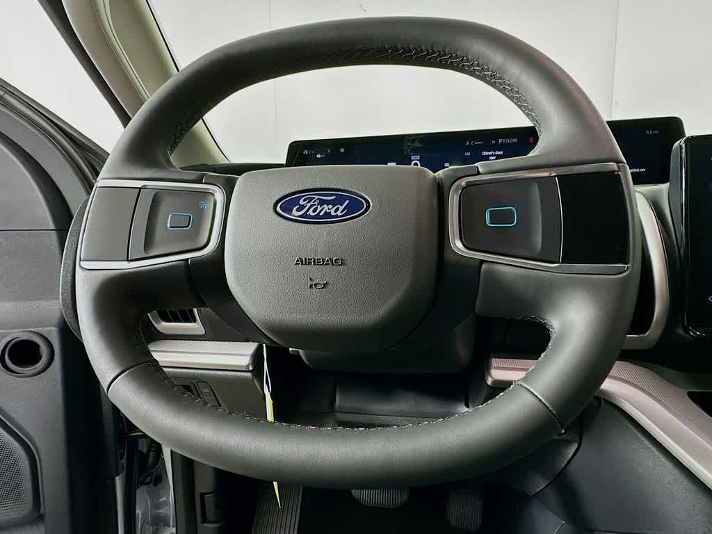 2026 Ford Expedition Activo