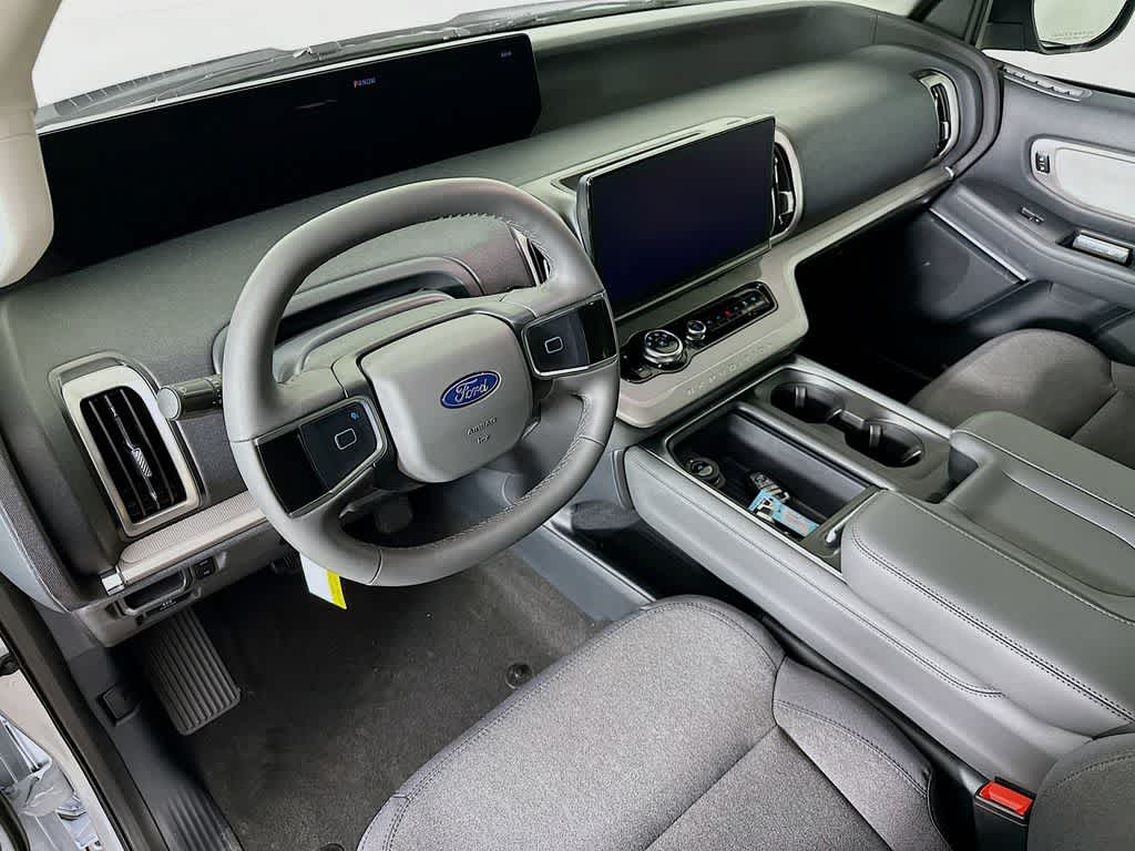 2026 Ford Expedition Activo