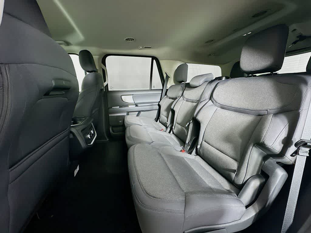 2026 Ford Expedition Activo