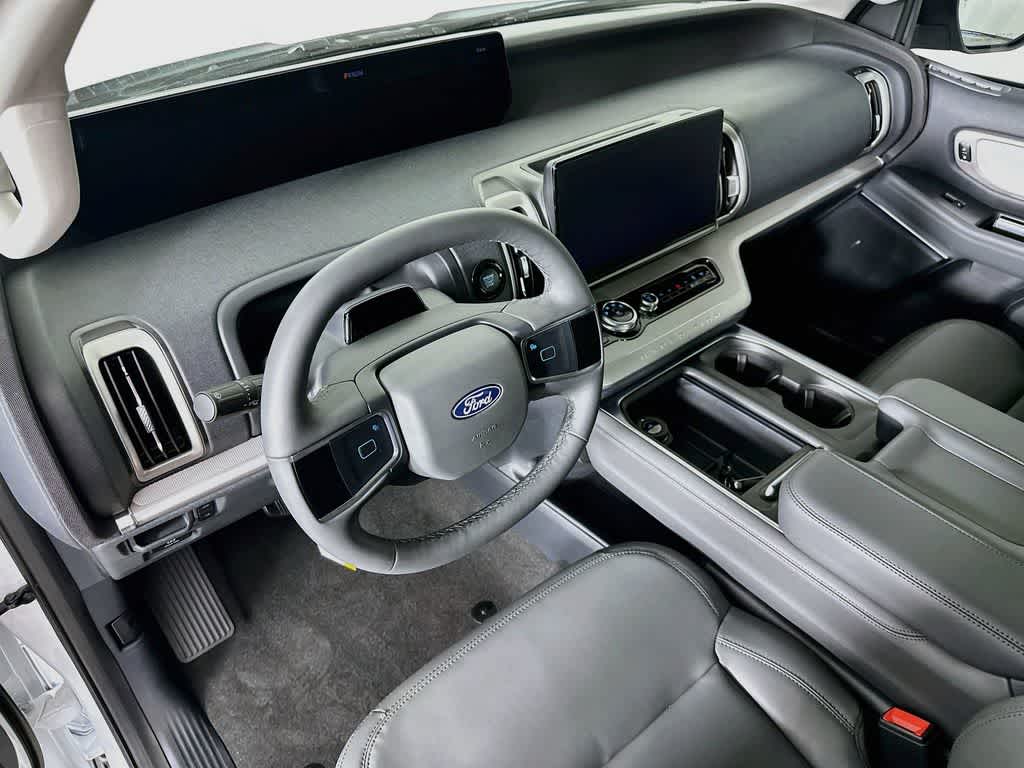 Ford Expedition Active 2027
