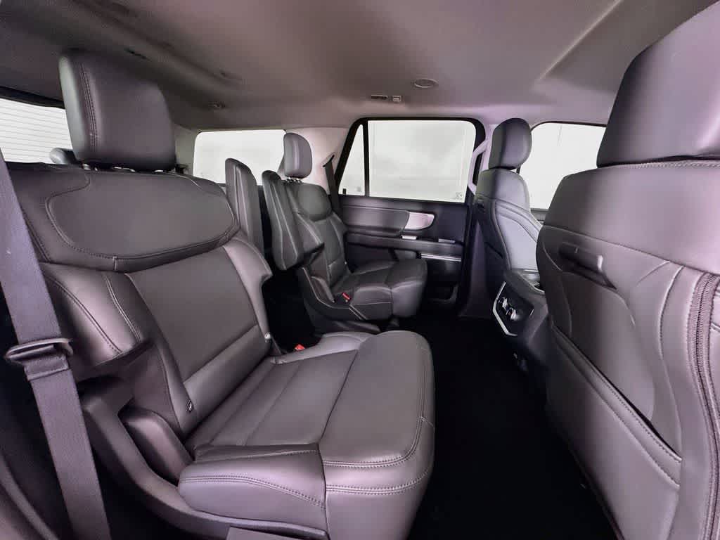 Ford Expedition Active 2027