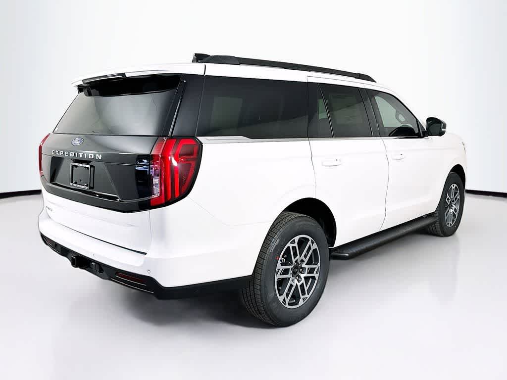2025 Ford Expedition Activo