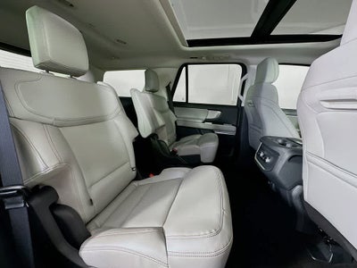 2025 Ford Expedition Activo