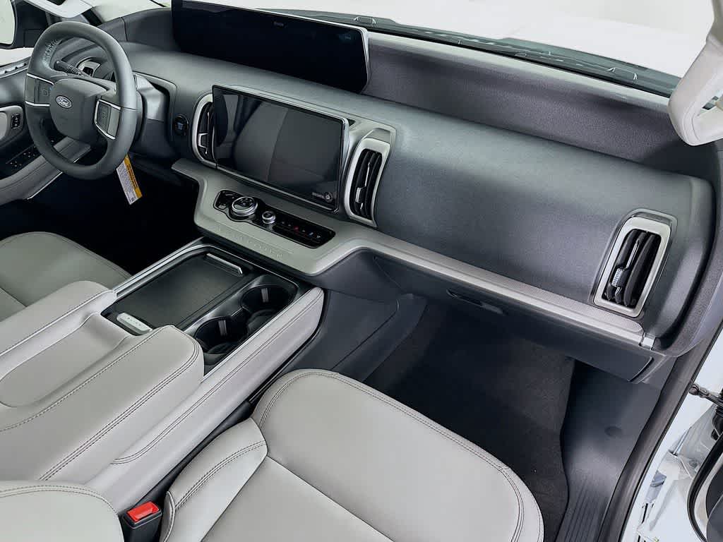 2025 Ford Expedition Activo