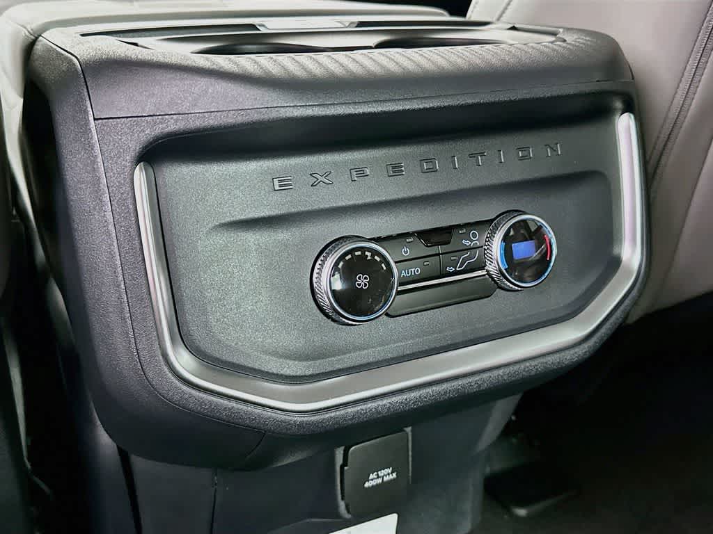 Ford Expedition Active 2027