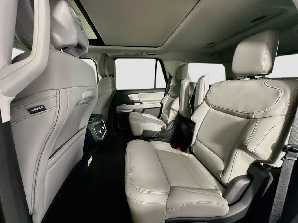 Ford Expedition Active 2027