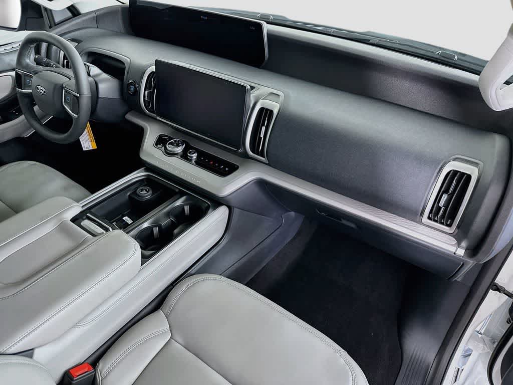 Ford Expedition Active 2027