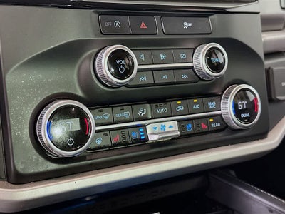 Ford Expedition XLT 2023