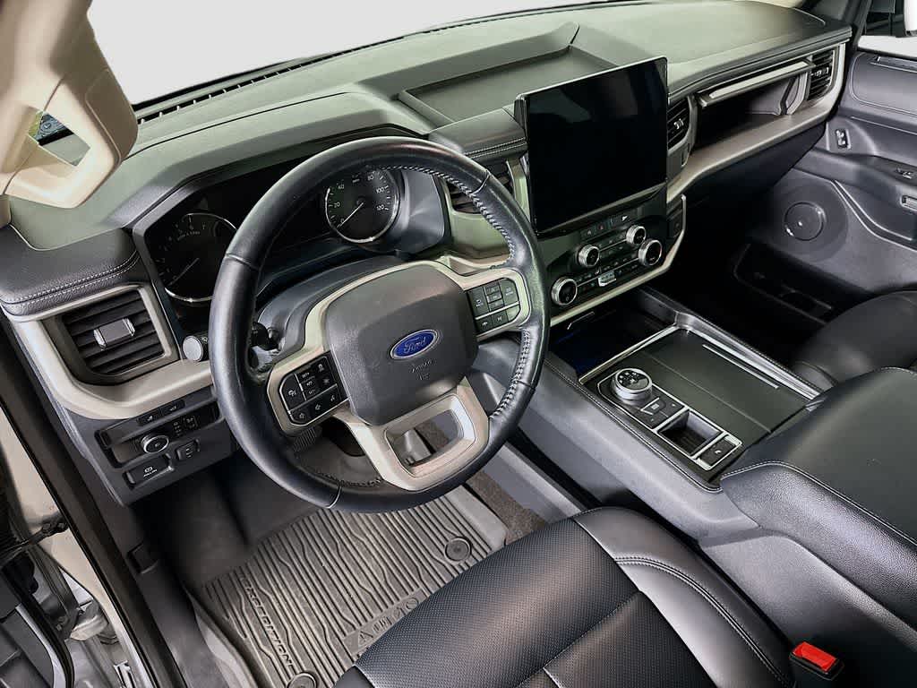 Ford Expedition XLT 2023