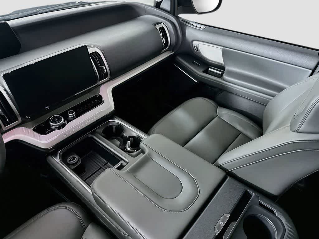 Ford Expedition Active 2027