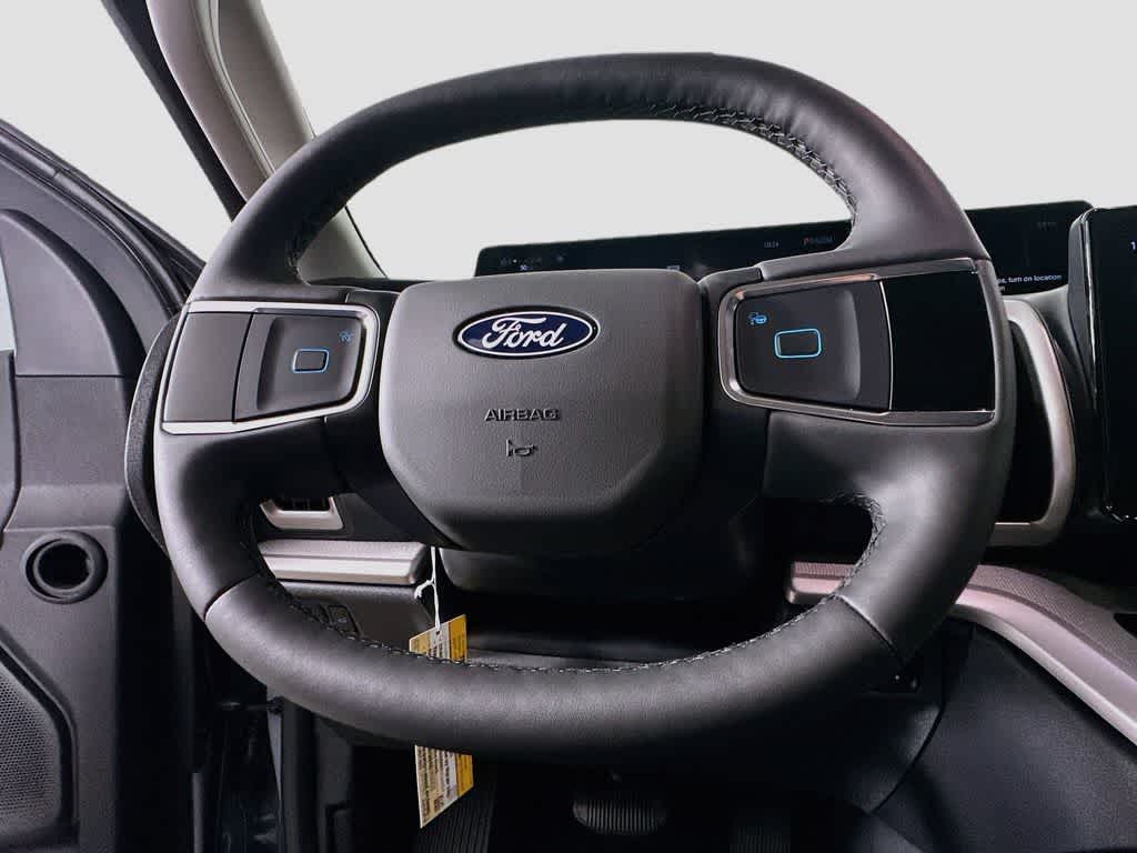 Ford Expedition Active 2027