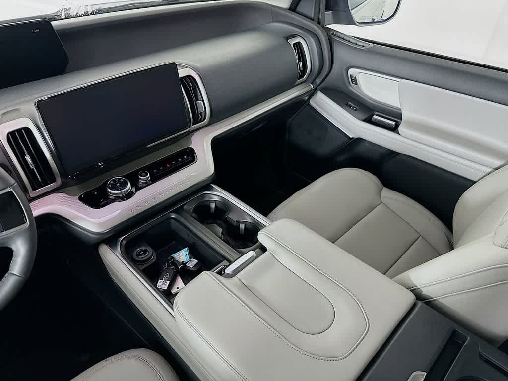 2026 Ford Expedition Activo