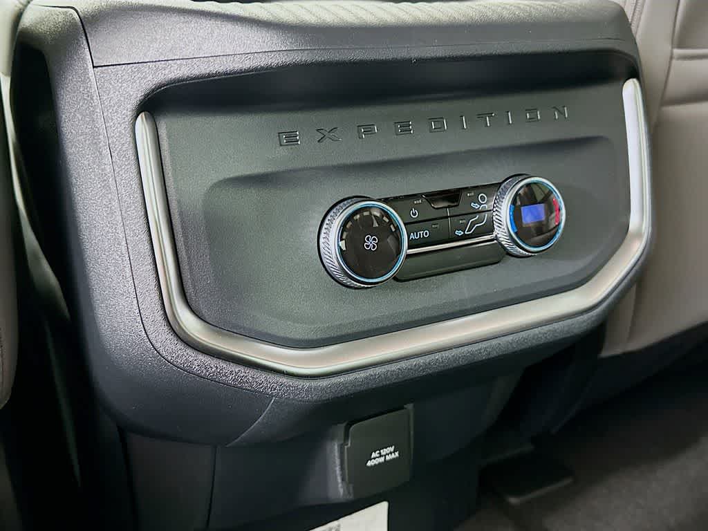 2026 Ford Expedition Activo