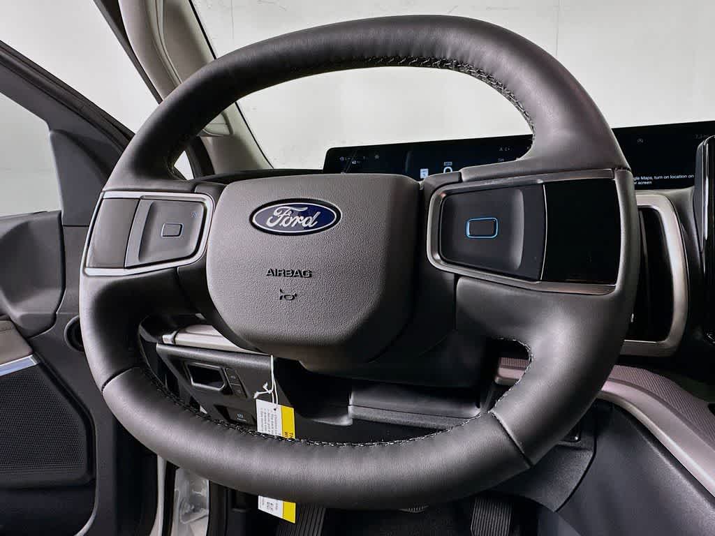 2026 Ford Expedition Activo