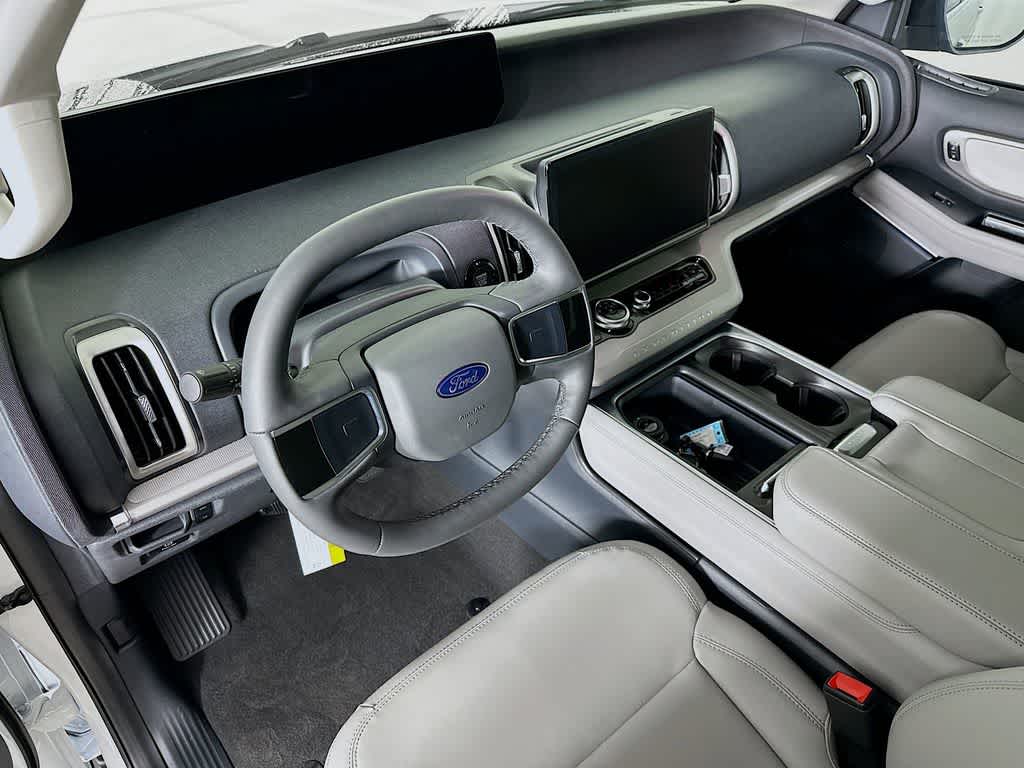 2026 Ford Expedition Activo