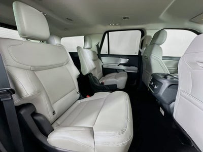 2026 Ford Expedition Activo