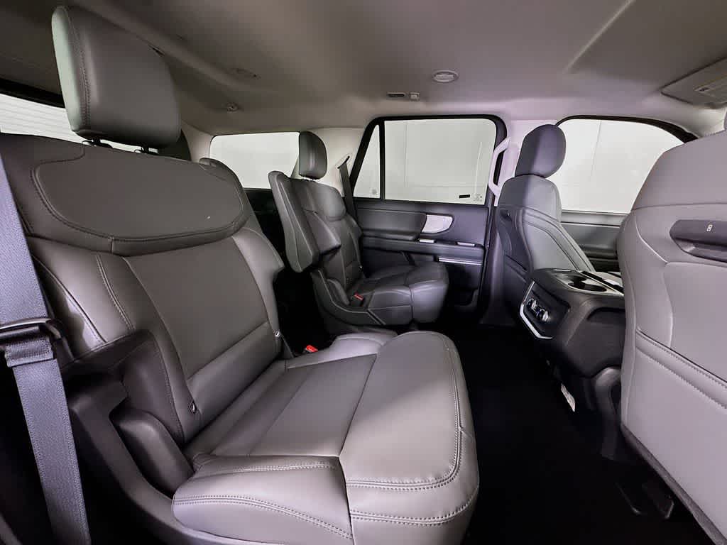 2026 Ford Expedition Activo