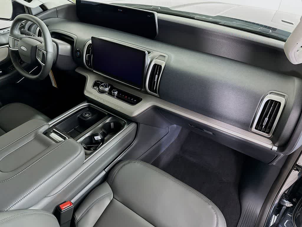 2026 Ford Expedition Activo