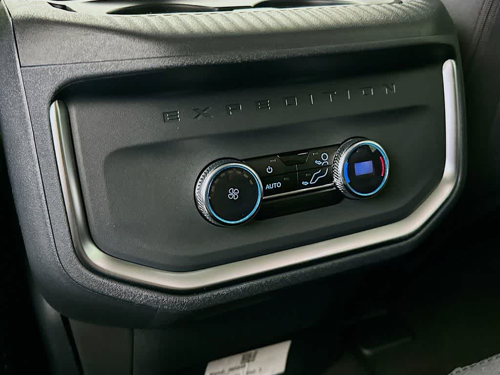 2026 Ford Expedition Activo