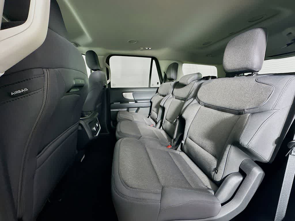 2026 Ford Expedition Activo