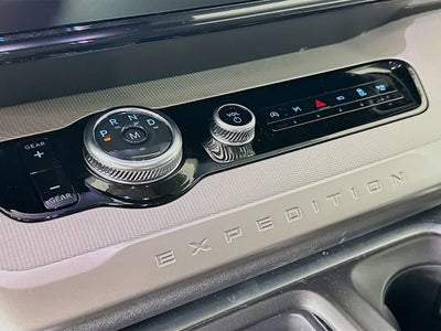 2026 Ford Expedition Activo