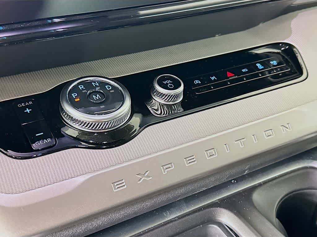 2026 Ford Expedition Activo