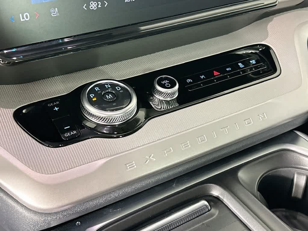 Ford Expedition Active 2027
