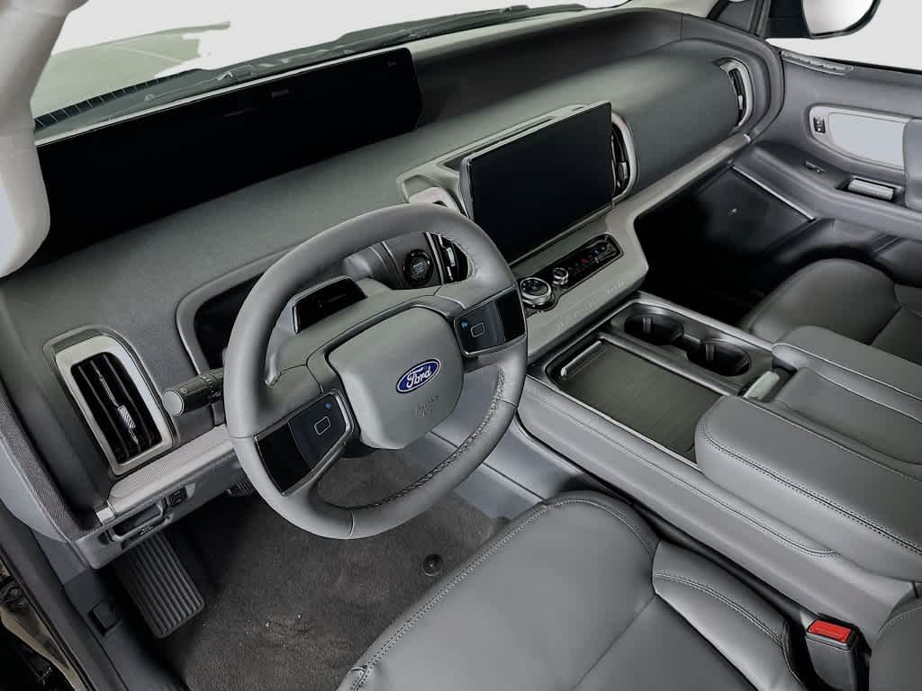 Ford Expedition Active 2027
