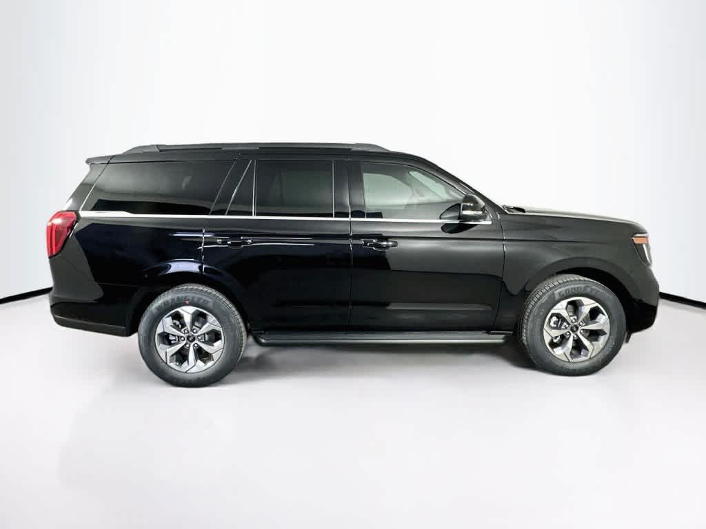 Ford Expedition Active 2027