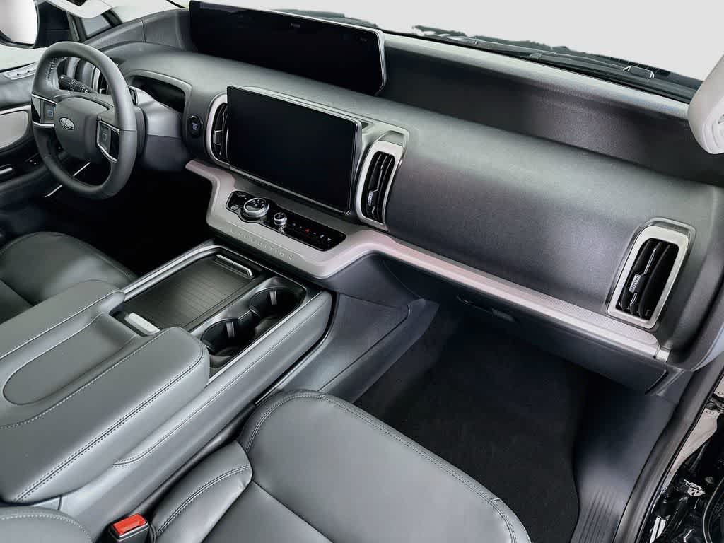 Ford Expedition Active 2027