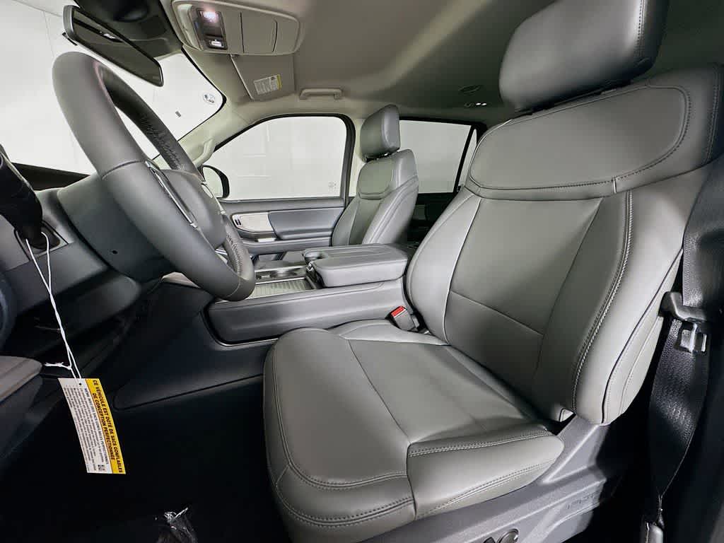 2026 Ford Expedition Activo