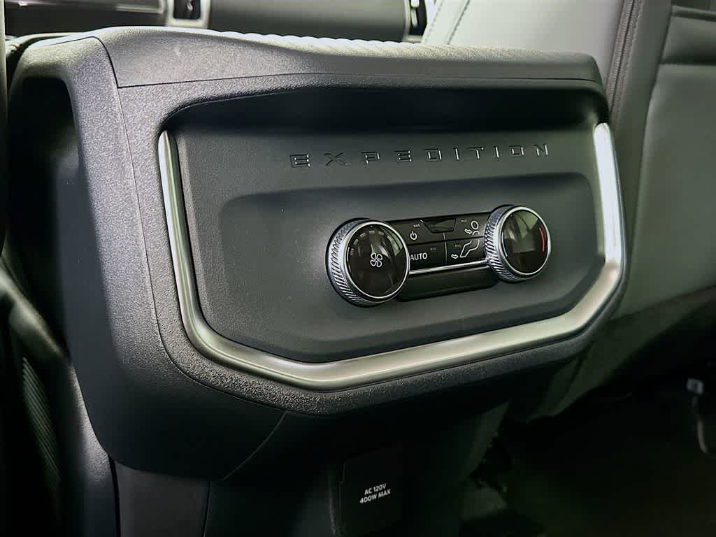 2026 Ford Expedition Activo