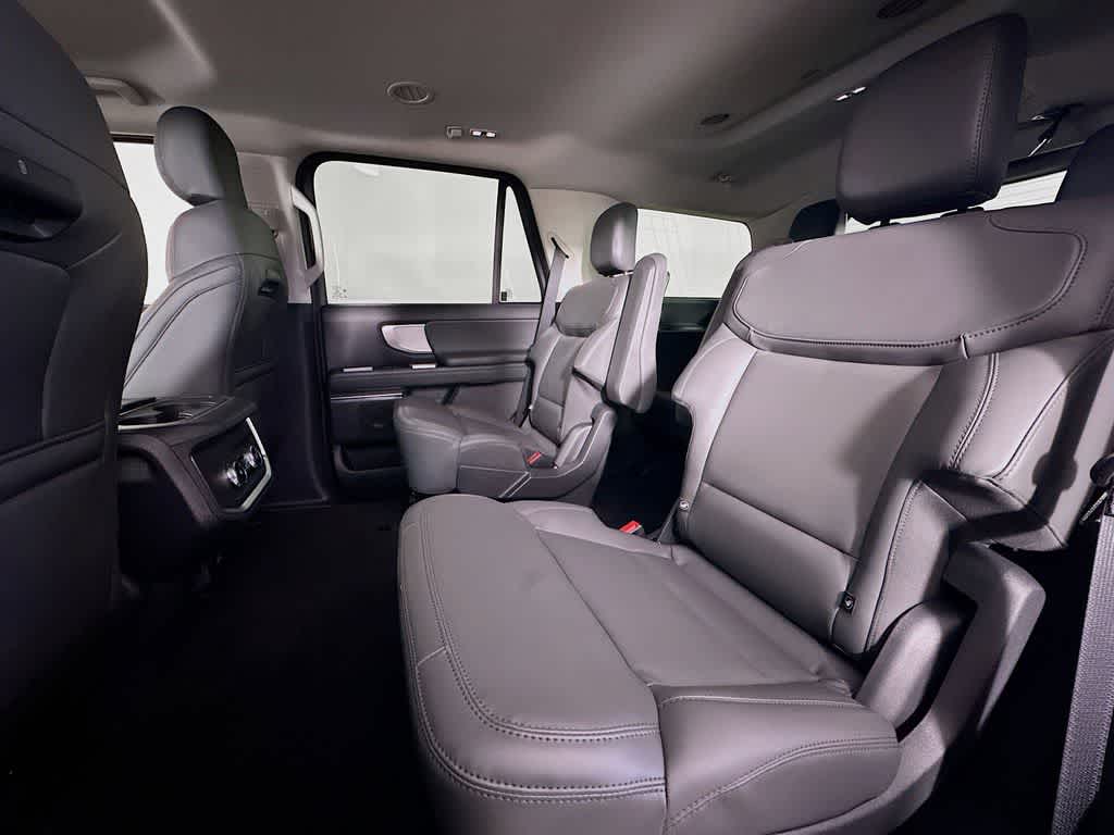 2026 Ford Expedition Activo